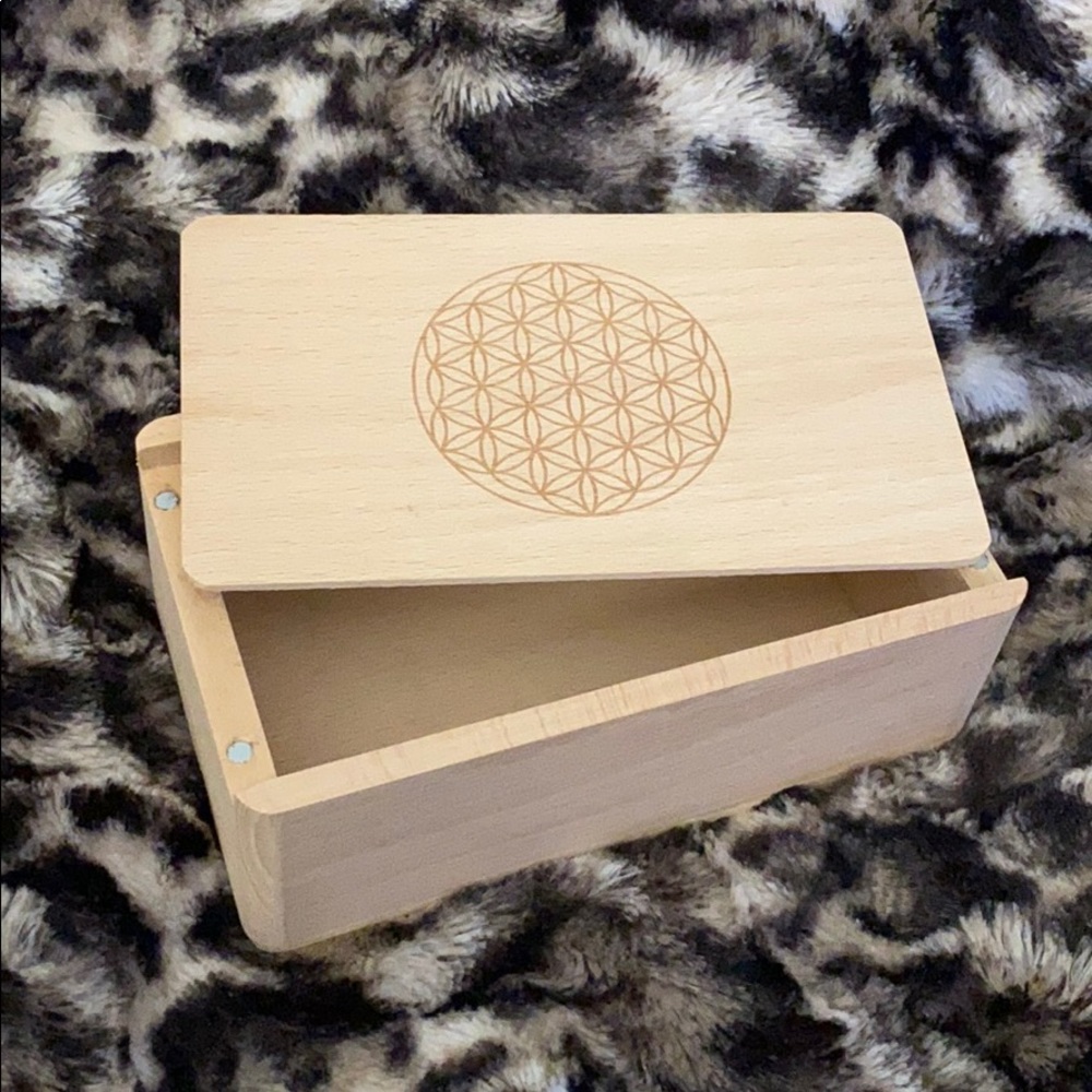 Wooden keepsake box